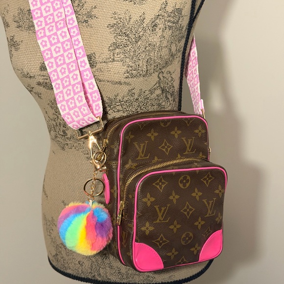 Louis Vuitton Monogram Crossbody Bag Amazone Crossbody - Picture 12 of 13